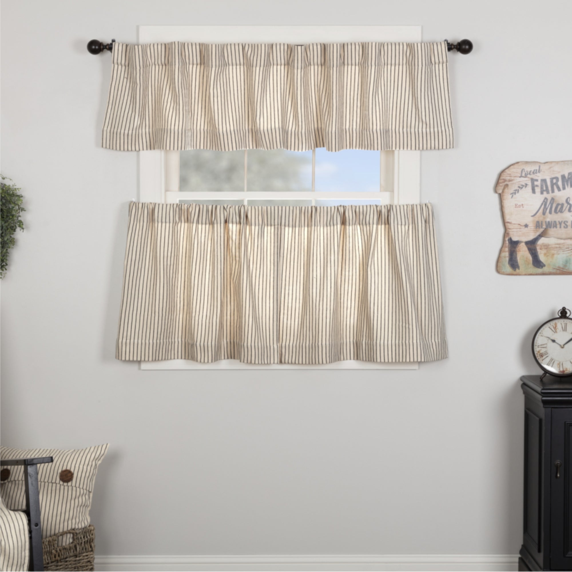 Katie's Vintage Stripe Tier Set of 2 24Lx36W