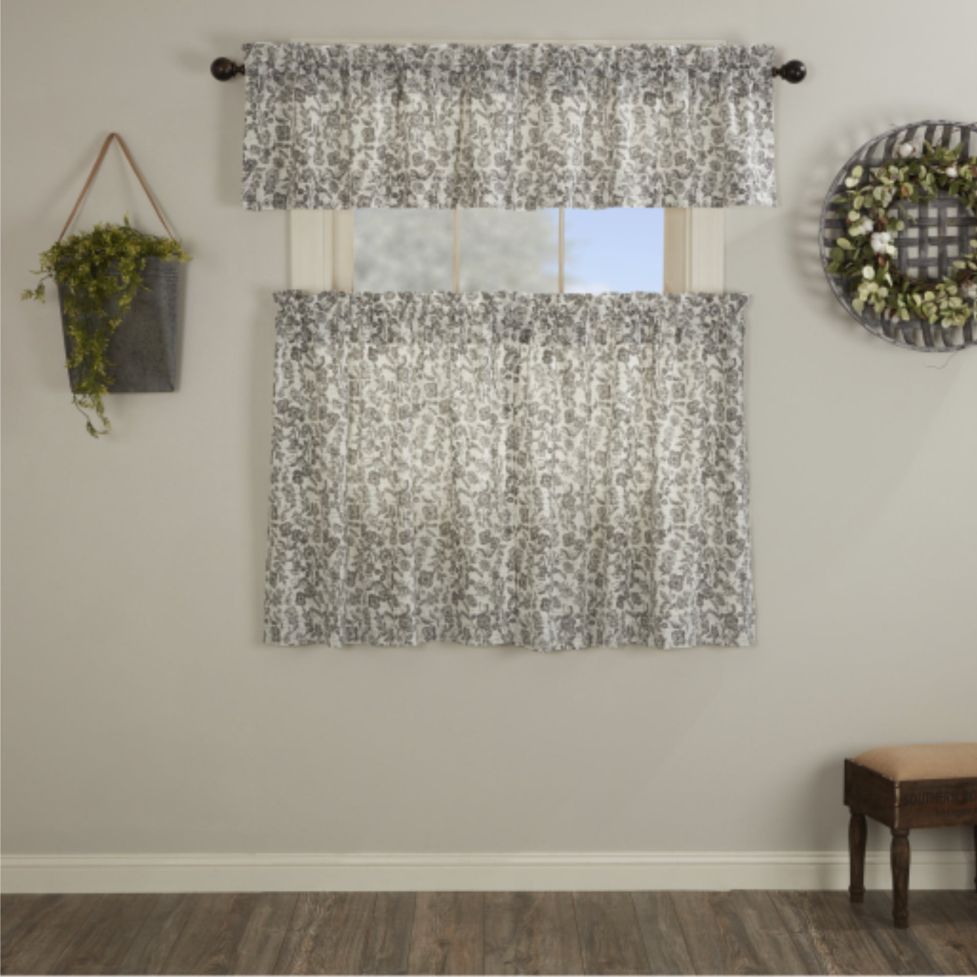 Gray Gables Floral Tier Set of 2 36Lx36W