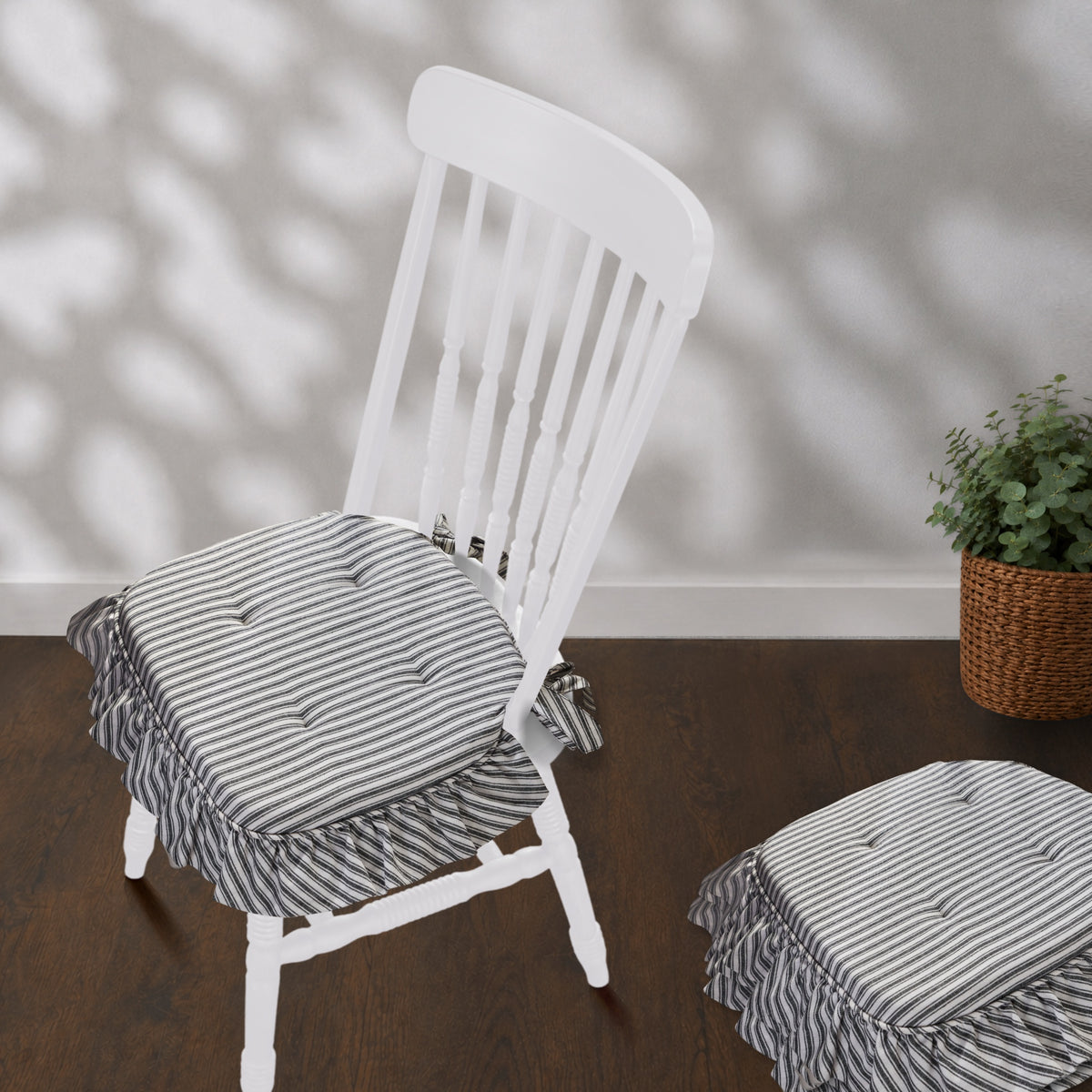 Sawyer Mill Black White Ruffle Chair Pad Set of 4 15.5x17