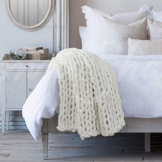Chenille Chunky Knit Throw ~ Ivory